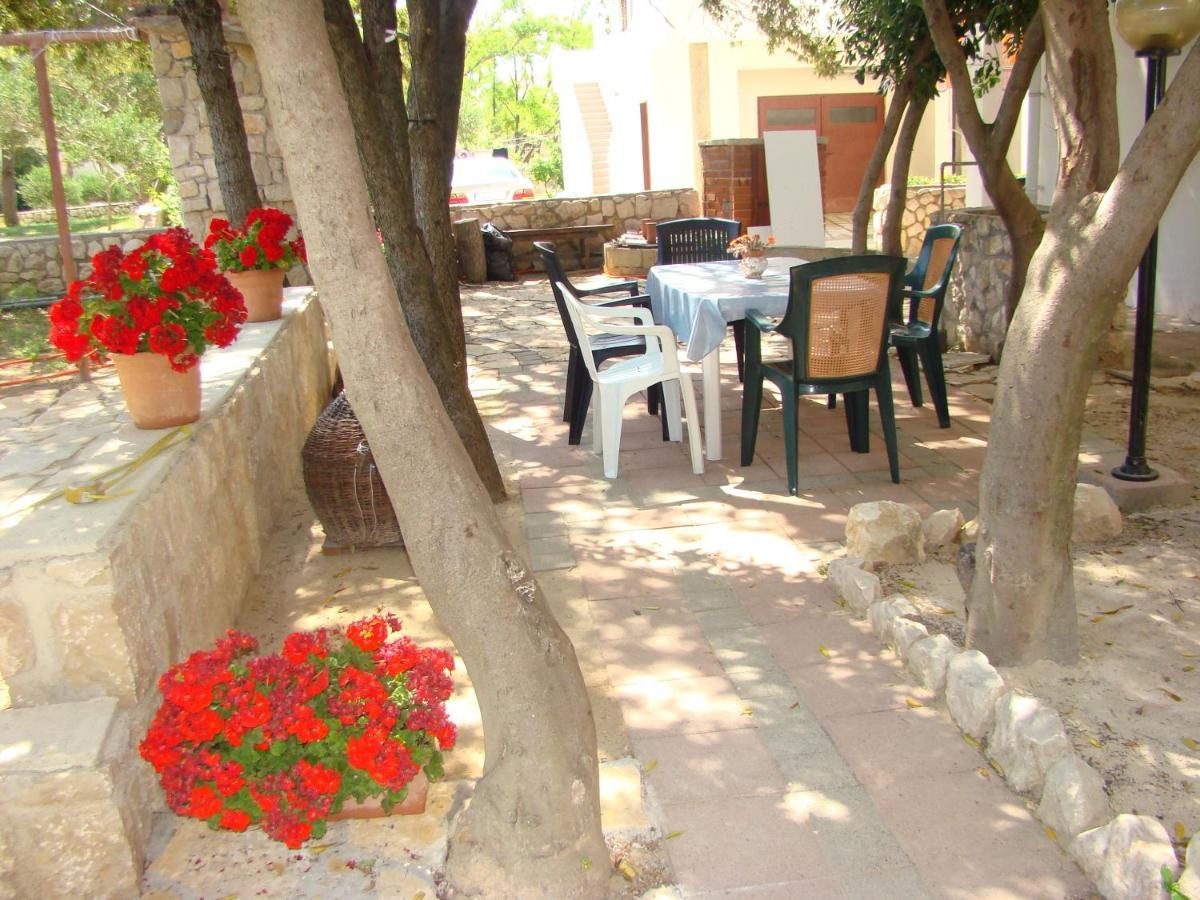 Apartments And Rooms With Parking Space Pag - 13060 Pag Town Dış mekan fotoğraf
