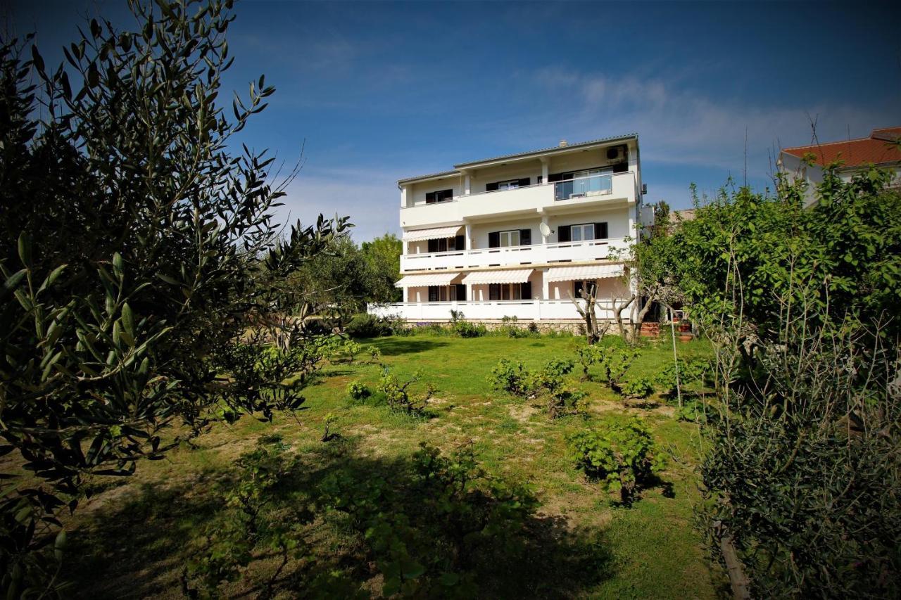 Apartments And Rooms With Parking Space Pag - 13060 Pag Town Dış mekan fotoğraf