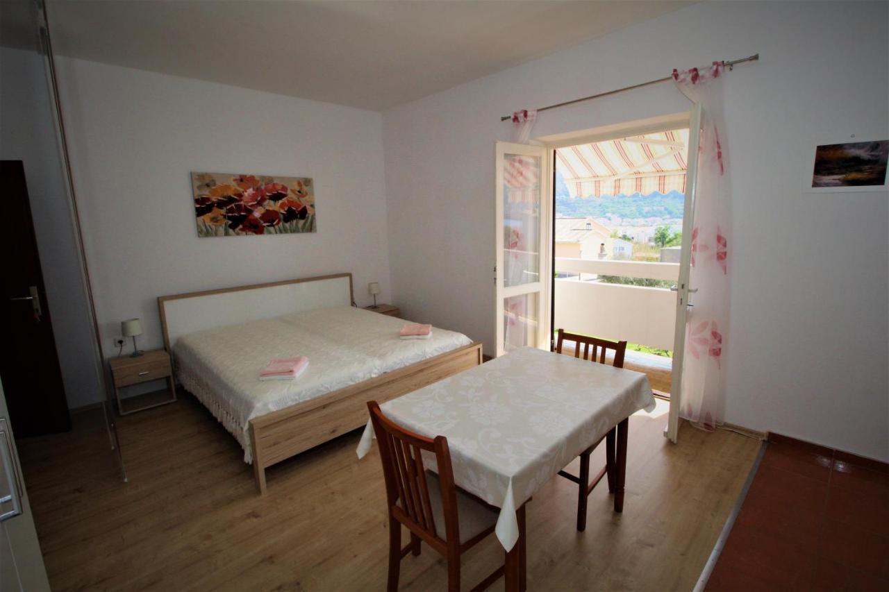 Apartments And Rooms With Parking Space Pag - 13060 Pag Town Dış mekan fotoğraf