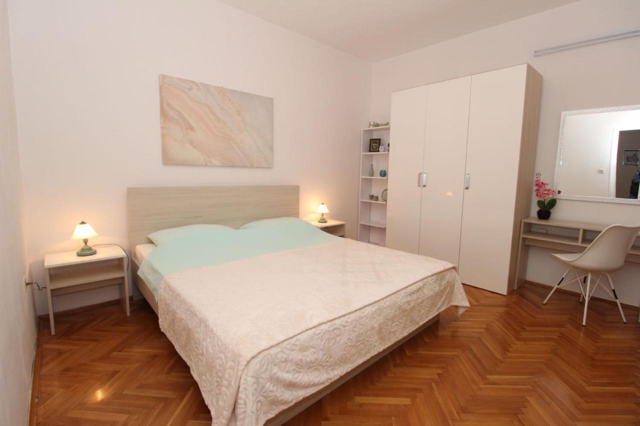 Apartments And Rooms With Parking Space Pag - 13060 Pag Town Dış mekan fotoğraf