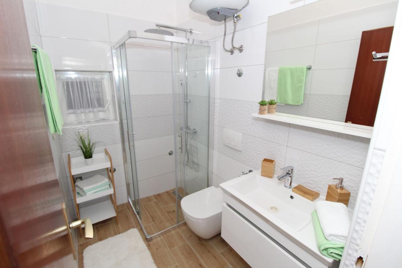 Apartments And Rooms With Parking Space Pag - 13060 Pag Town Dış mekan fotoğraf