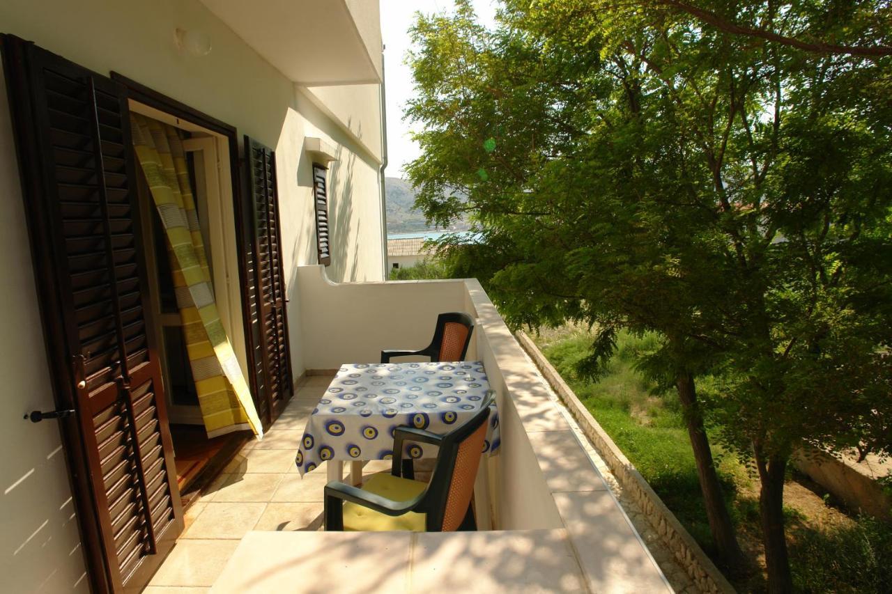 Apartments And Rooms With Parking Space Pag - 13060 Pag Town Dış mekan fotoğraf