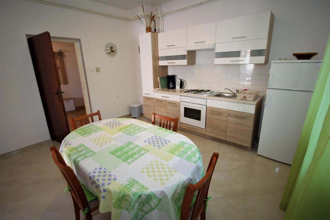 Apartments And Rooms With Parking Space Pag - 13060 Pag Town Dış mekan fotoğraf